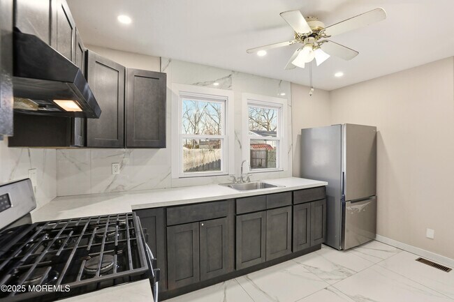 Building Photo - 22 Oak Ridge Pkwy