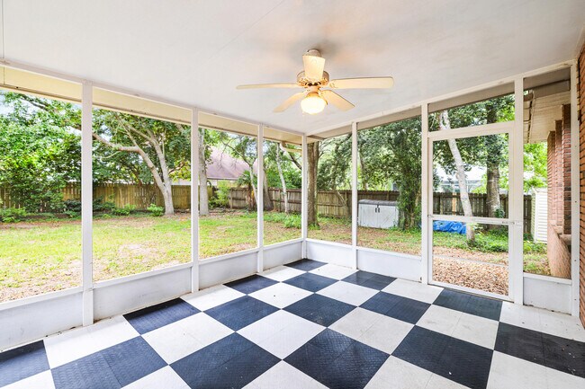 Building Photo - 1641 Parkside Cir