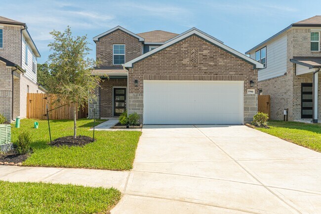 Building Photo - 7762 Bergamot Cir