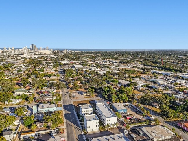 Building Photo - Modern Townhome For Lease in downtown St Pete and Warehouse Arts District
