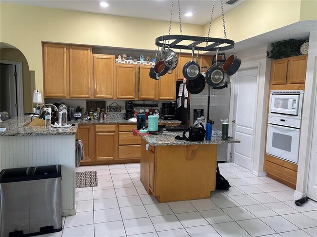 Building Photo - 1220 Maravista Dr