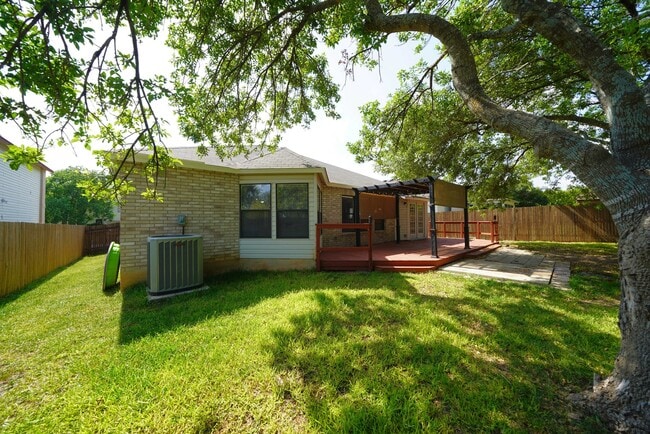 Building Photo - Updated Single Story in Schertz! Realtor Commission: $500