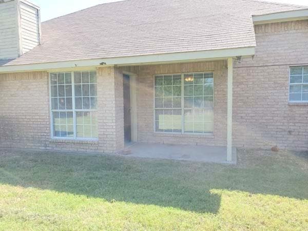 Building Photo - 516 Bluebird Ln