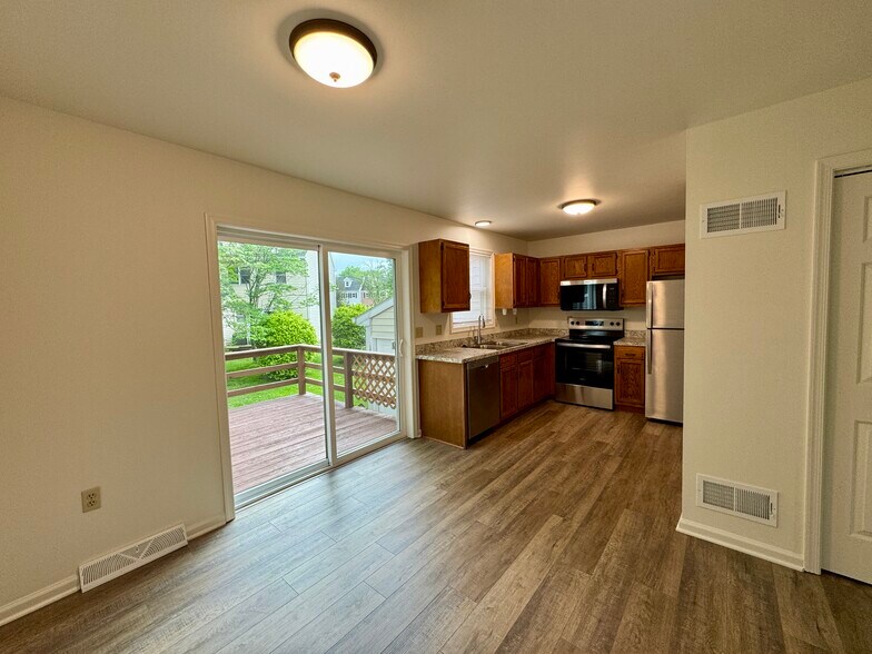 Building Photo - 106 Chukar Ct