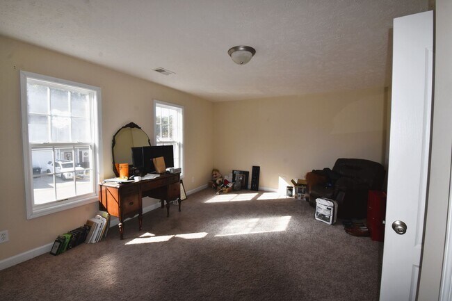 Building Photo - Coming Soon~ 3 Bedroom 2.5 Bathroom Townhome~ Large Corner Lot