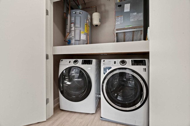 Building Photo - 916 N Delaware Ave