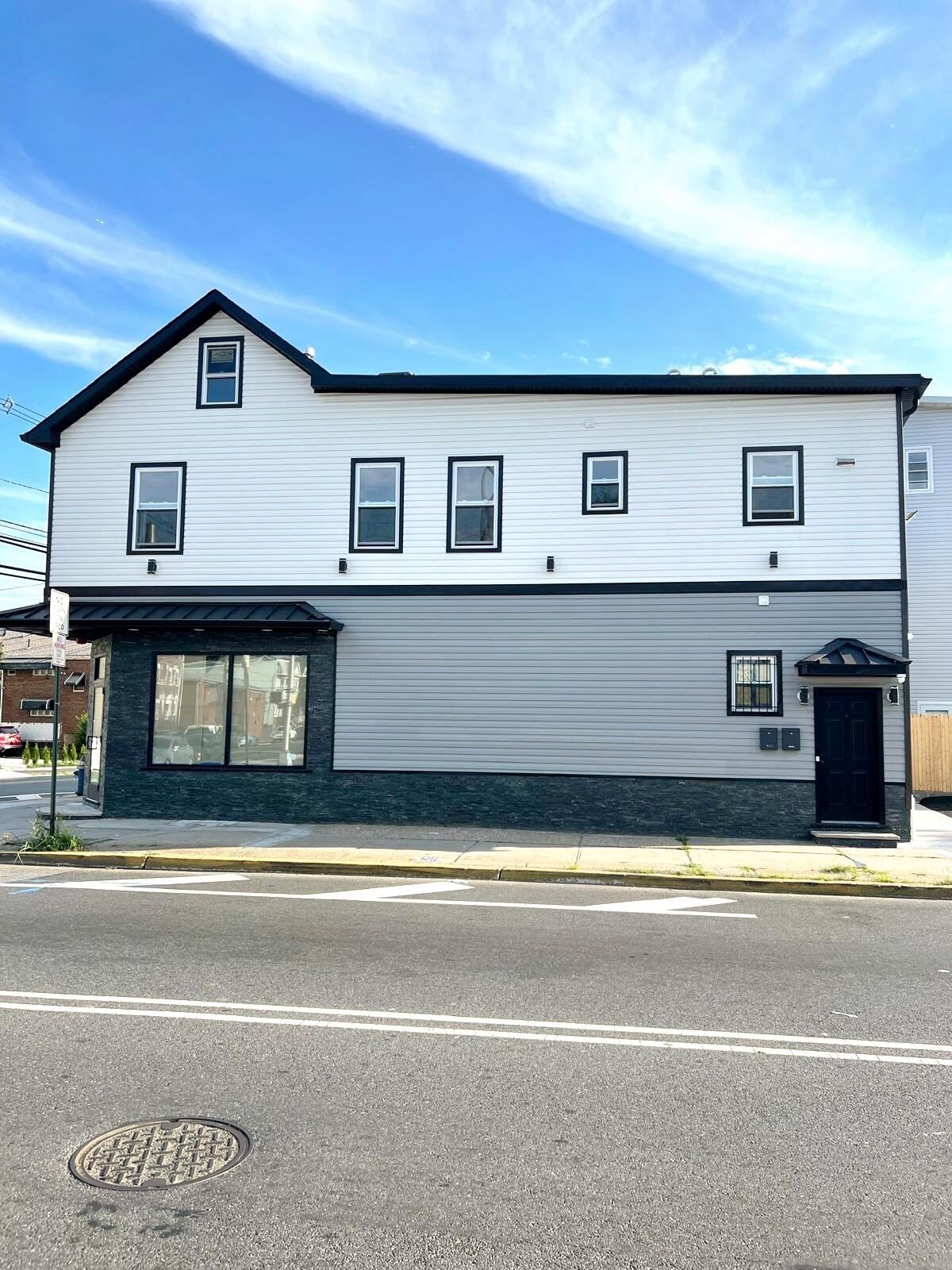 Building Photo - 331 Myrtle Ave