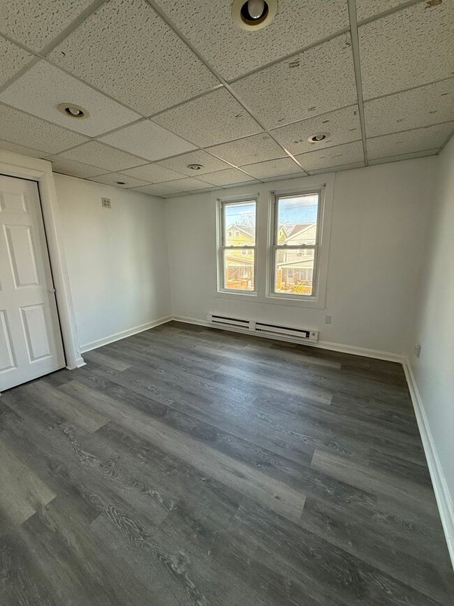 Building Photo - 929 Adeline St