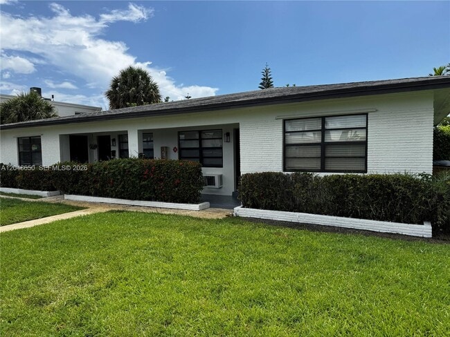 Building Photo - 380 SE 12th Ave