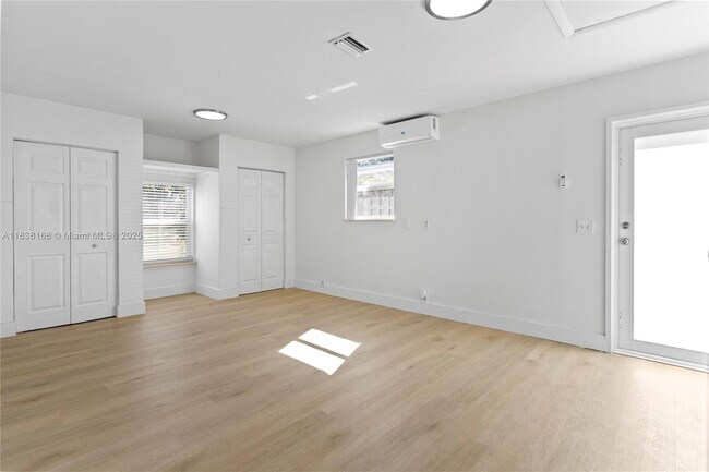 Building Photo - 5401 Fillmore St