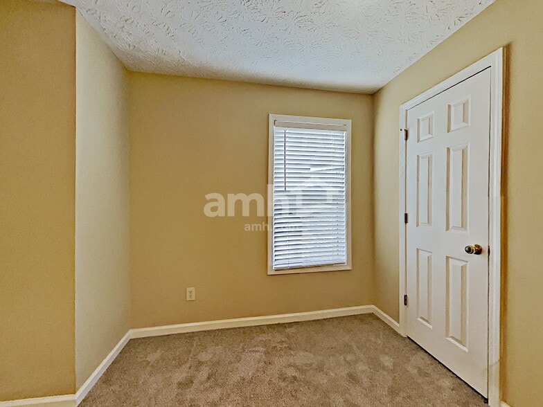 Building Photo - 570 Swan Creek Ct