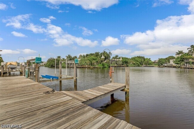 Building Photo - 655 Galleon Dr