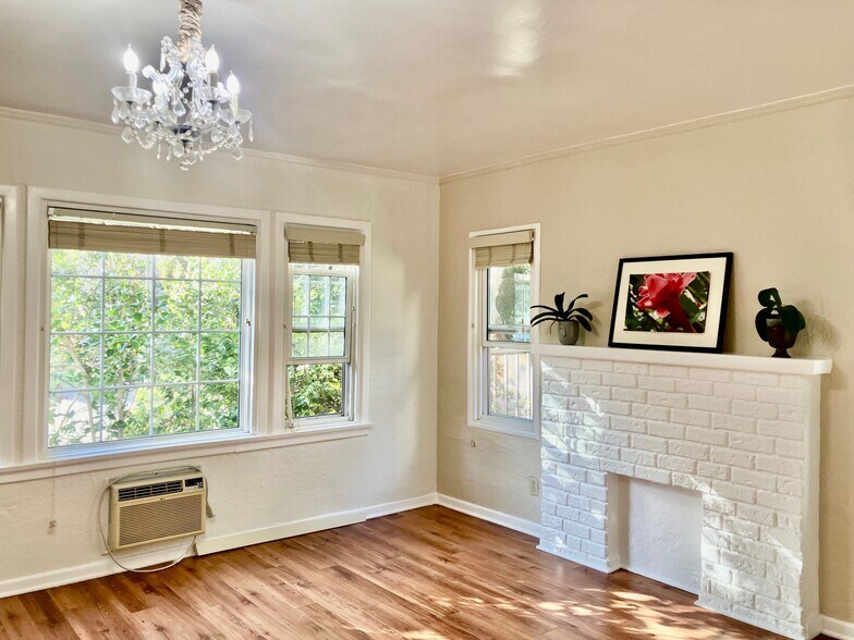 West-facing golden light - 430 S Oakhurst Dr