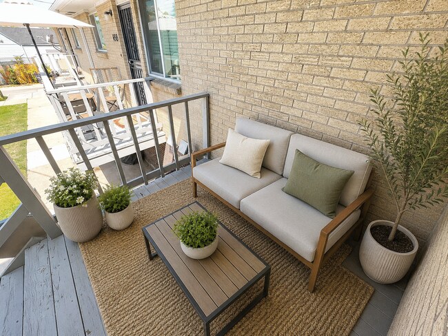 Building Photo - Bright & Beautiful 2-bedroom 1 Bath Across Berkeley Park and Lake