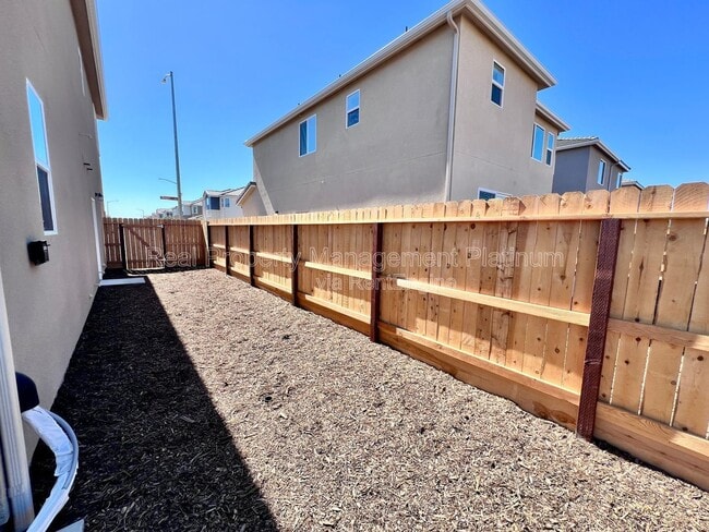 Building Photo - 2059 N Wagon Ln