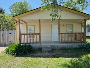 Building Photo - 1504 NW Taylor Ave