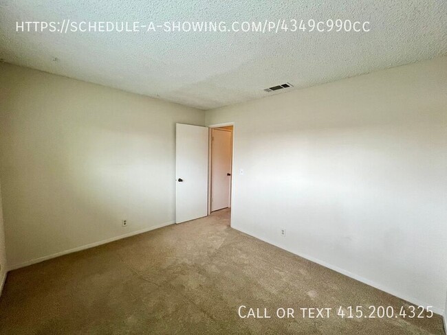 Building Photo - Beautiful 2 Bedroom 1 Bathroom Close to Fr...