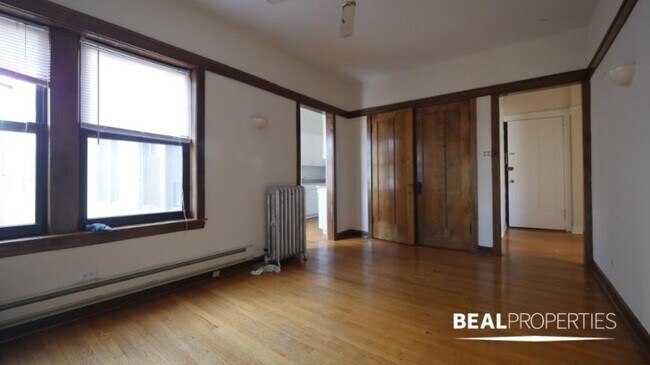 Building Photo - 1 bedroom in CHICAGO IL 60613