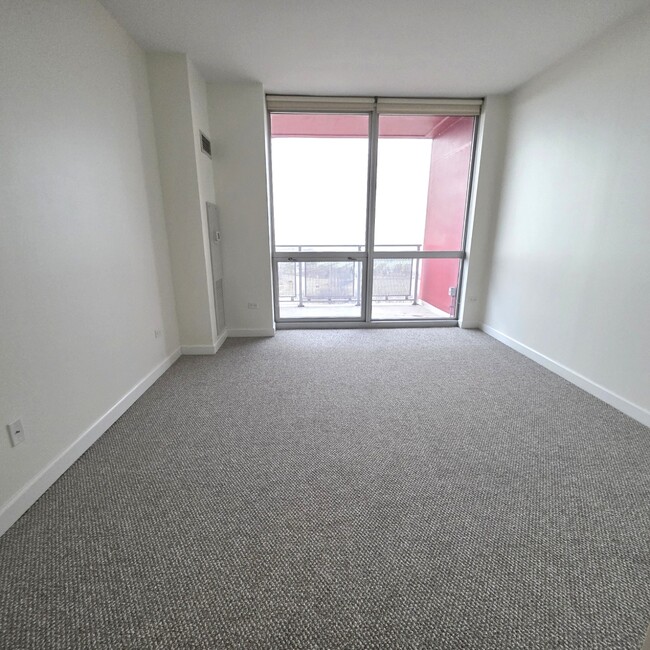 Building Photo - 1841 S Calumet Ave