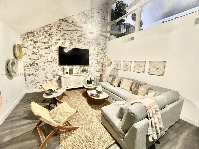 Building Photo - 4700 Regina Dr