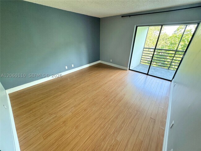 Building Photo - 2324 S Cypress Bend Dr