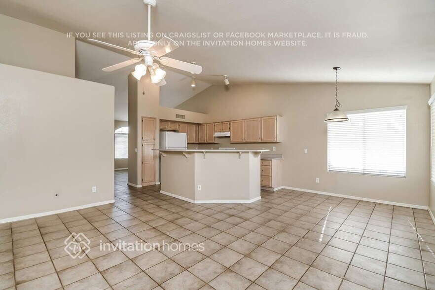 Building Photo - 1162 W Park Ct