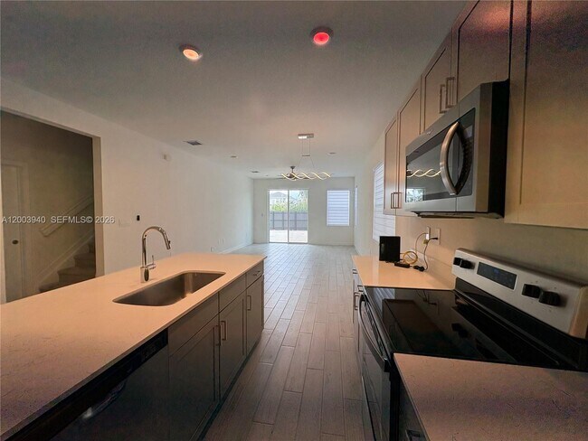 Building Photo - 12948 SW 265th Terrace