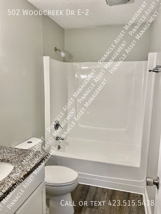 Building Photo - 502 Woodcreek Rd