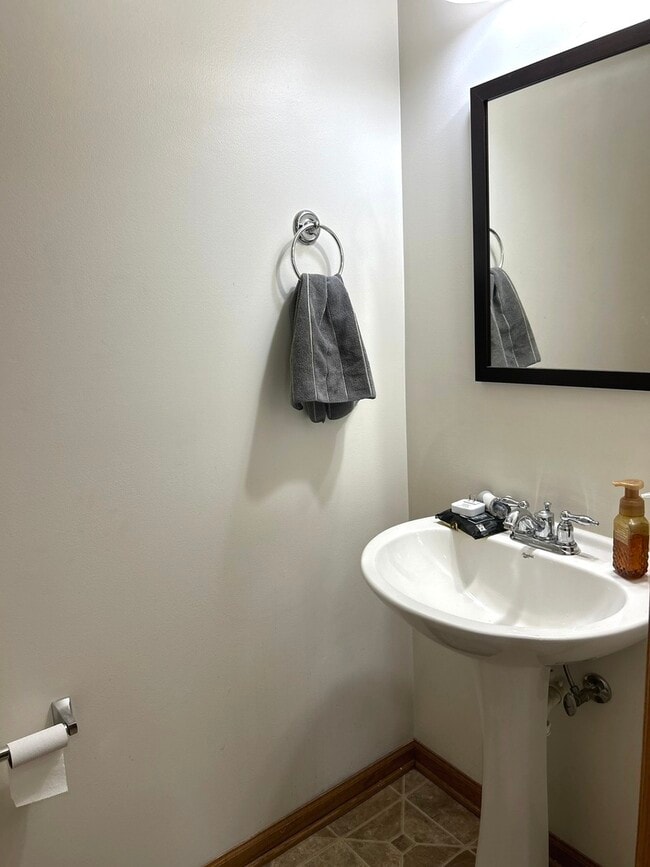 Building Photo - 4909 Courtland Cir