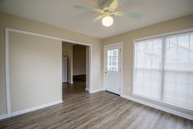 Building Photo - 32 N Sunberry Trail