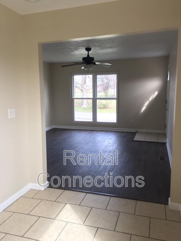 Primary Photo - 1307 W White St