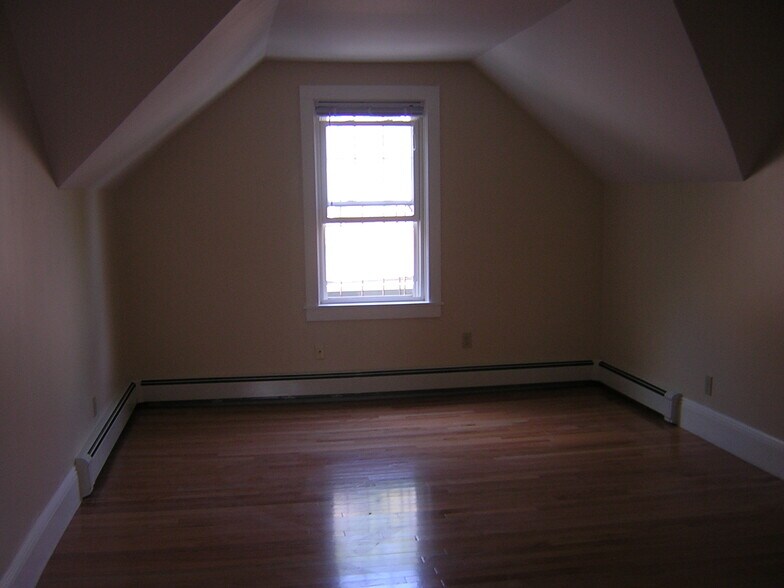 Building Photo - 55 University Ave