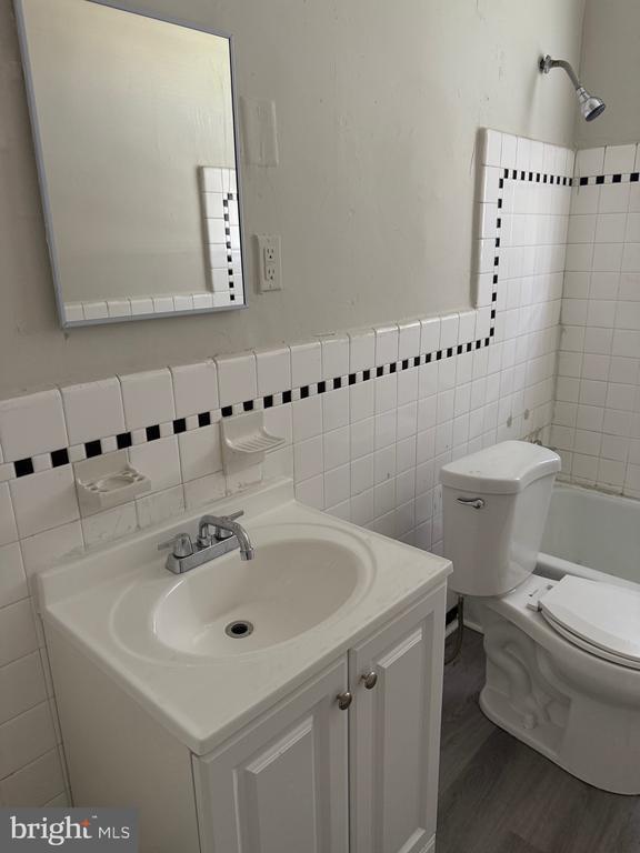 Building Photo - 1945 W Hunting Park Ave