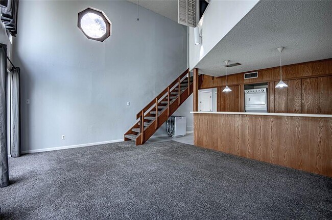 Building Photo - 24468 Country Clb Dr
