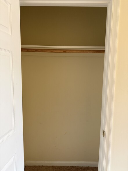 Bedroom closet - 906 Whitelock St