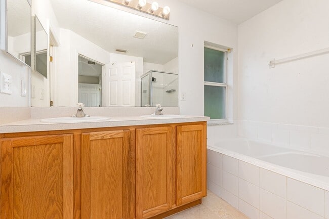 Building Photo - 1670 Waldrep St SE