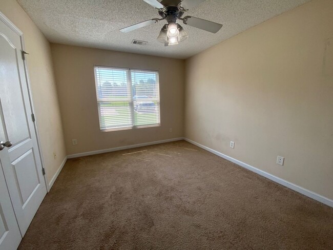 Building Photo - PRE-LEASING FOR AUGUST 2026!