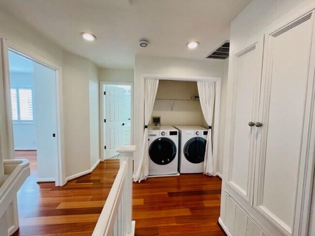 Building Photo - Move-in Ready 3BD/2.5BA, Two-Story Home in Stony Brook in Downtown Danville