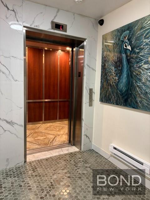 Building Photo - 402 W 50th St