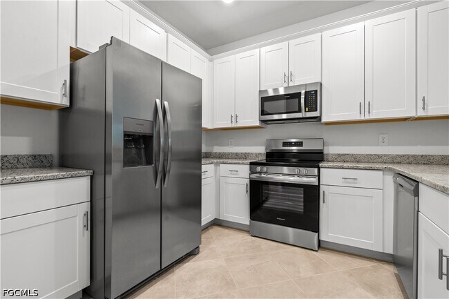 Building Photo - 14150 Gardeners Wy