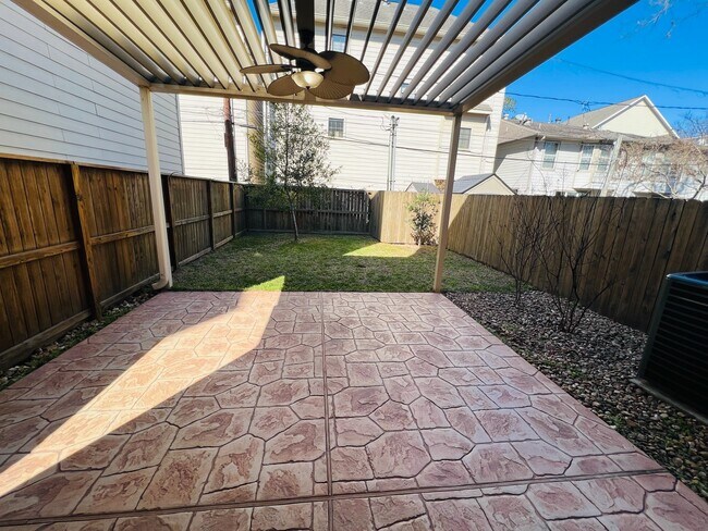 Building Photo - 4310 Floyd St