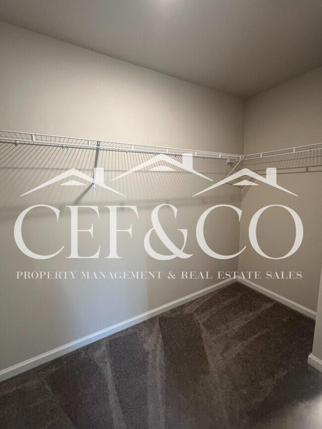 Building Photo - Spacious 5-Bedroom Home with Loft, 2-Car Garage & Neighborhood Amenities