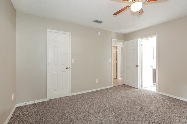 Building Photo - 1903 Farm Way