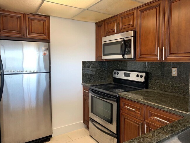 Building Photo - 7601 E Treasure Dr