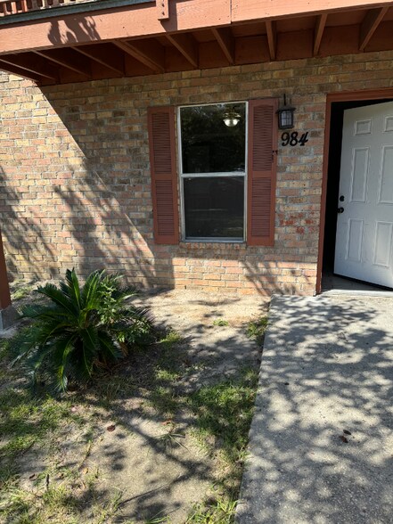 Primary Photo - 984 Asheville Dr