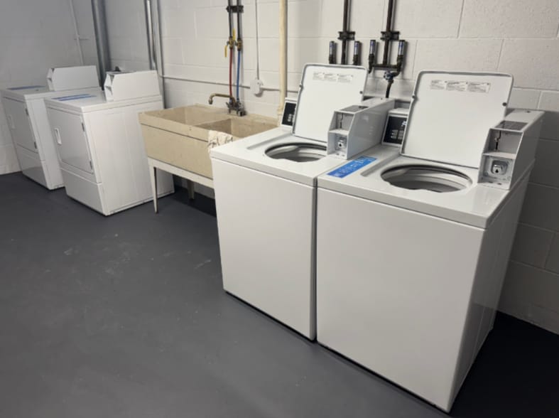 Building Photo - 630 S Hawley Rd