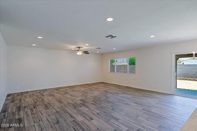 Building Photo - 536 N Cheri Lynn Dr