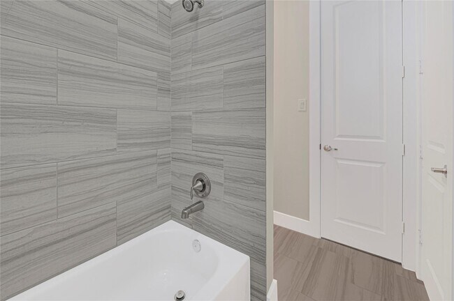 Building Photo - 9810 Blue Sapphire Ln