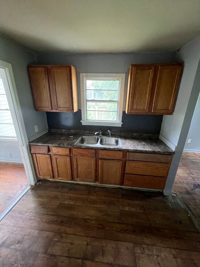 Building Photo - 2728 Hillcrest Ave