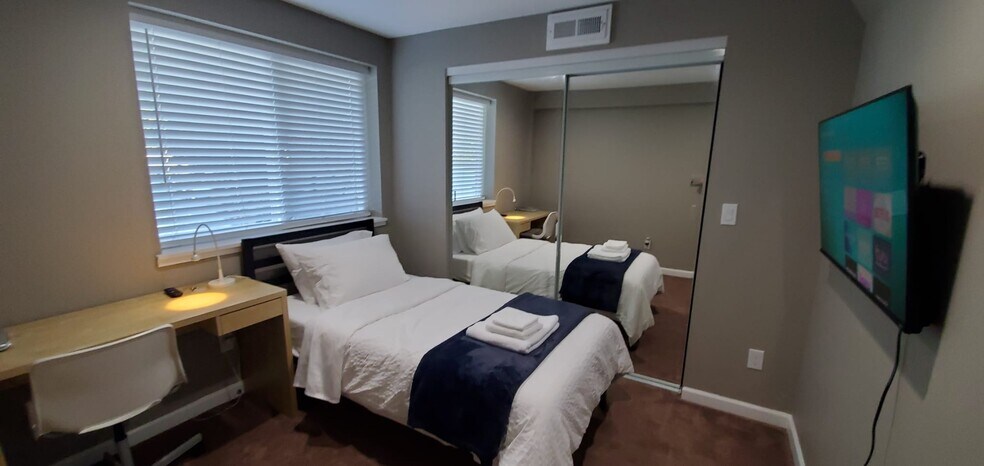 Building Photo - 1803 N 200th St